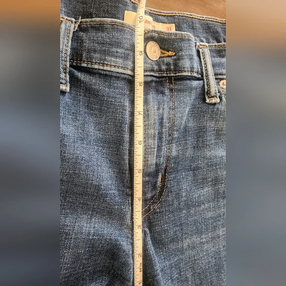 LEVI'S ~ MID LENGTH SHORTS ~ SIZE 31 - Picture 11 of 12